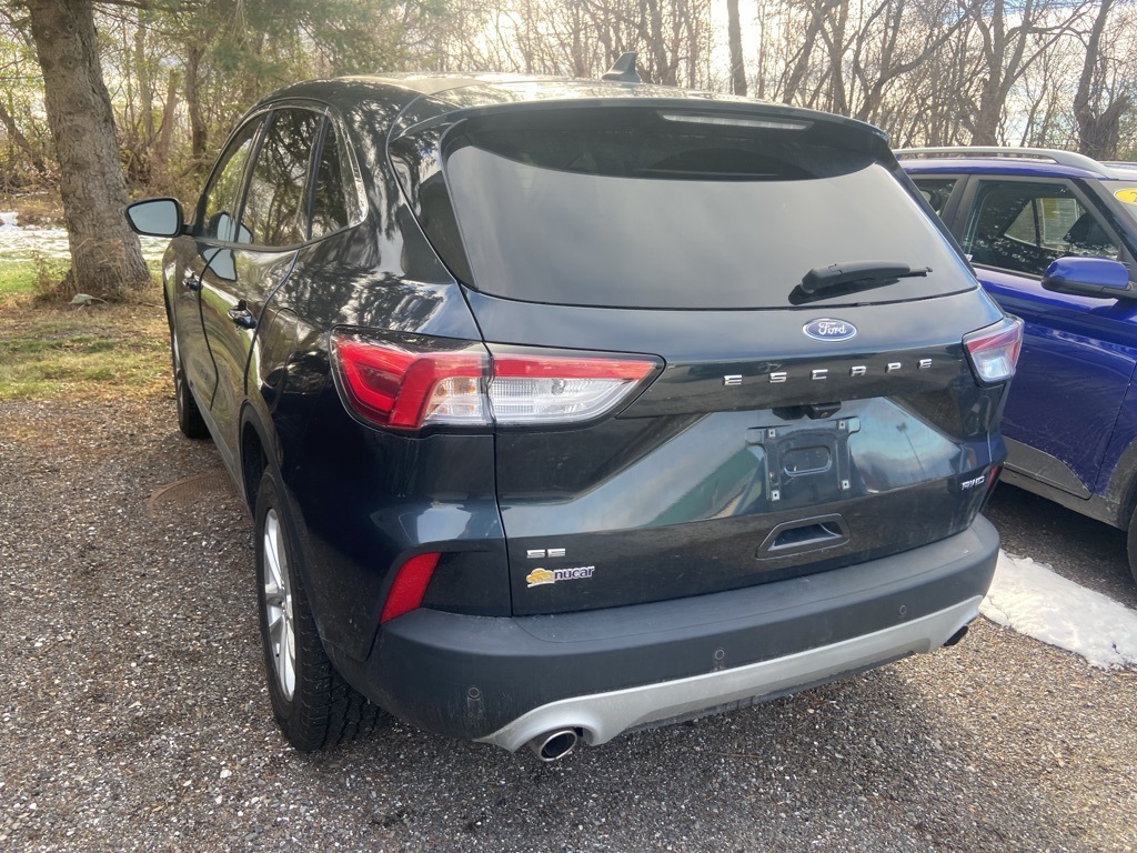 2022 Ford Escape SE photo 2