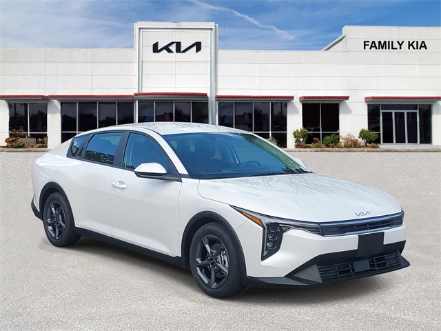 2025 Kia K4 LXS's photo