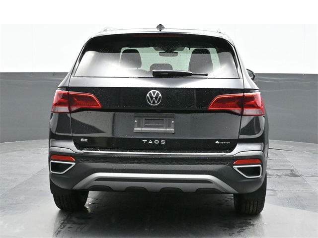 2024 Volkswagen Taos SE photo 2