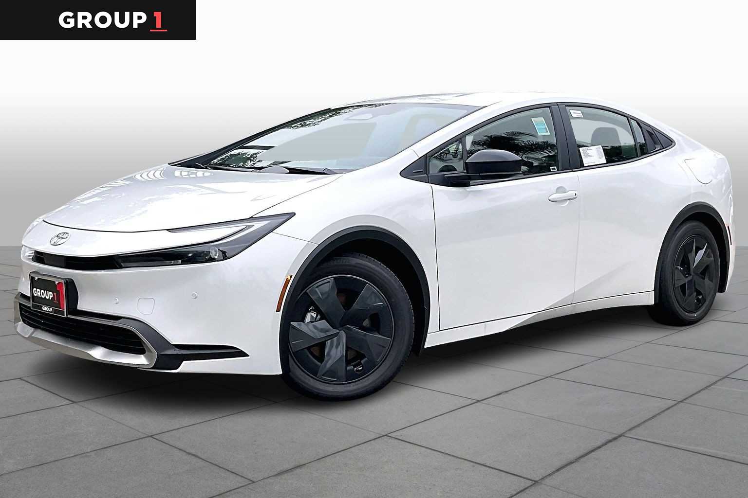 2026 Toyota Prius SE's photo