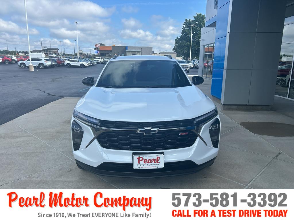 2026 Chevrolet Trax photo 2
