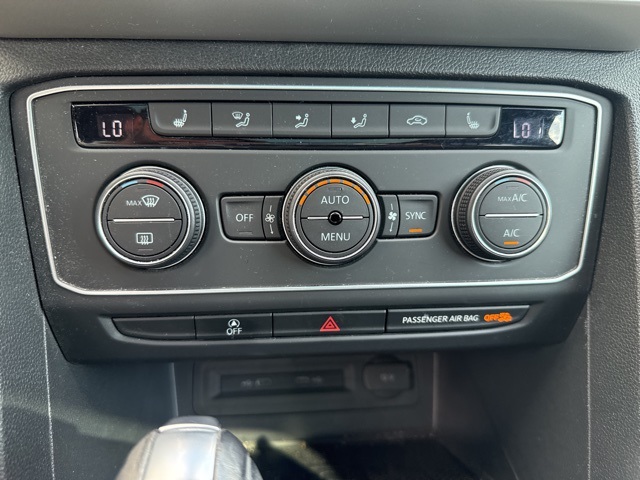 2021 Volkswagen Atlas Cross Sport V6 SE Technology R-Line photo 10