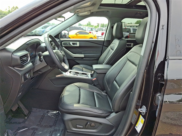 2023 Ford Explorer XLT photo 11