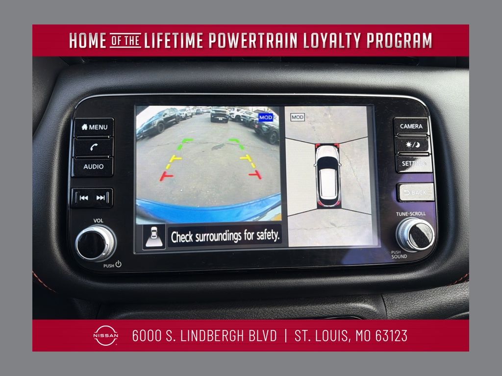 2023 Nissan Kicks SR's photo