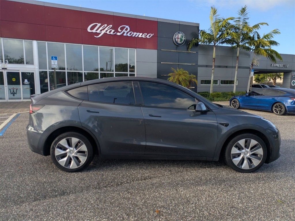 2023 Tesla Model Y Long Range photo 2