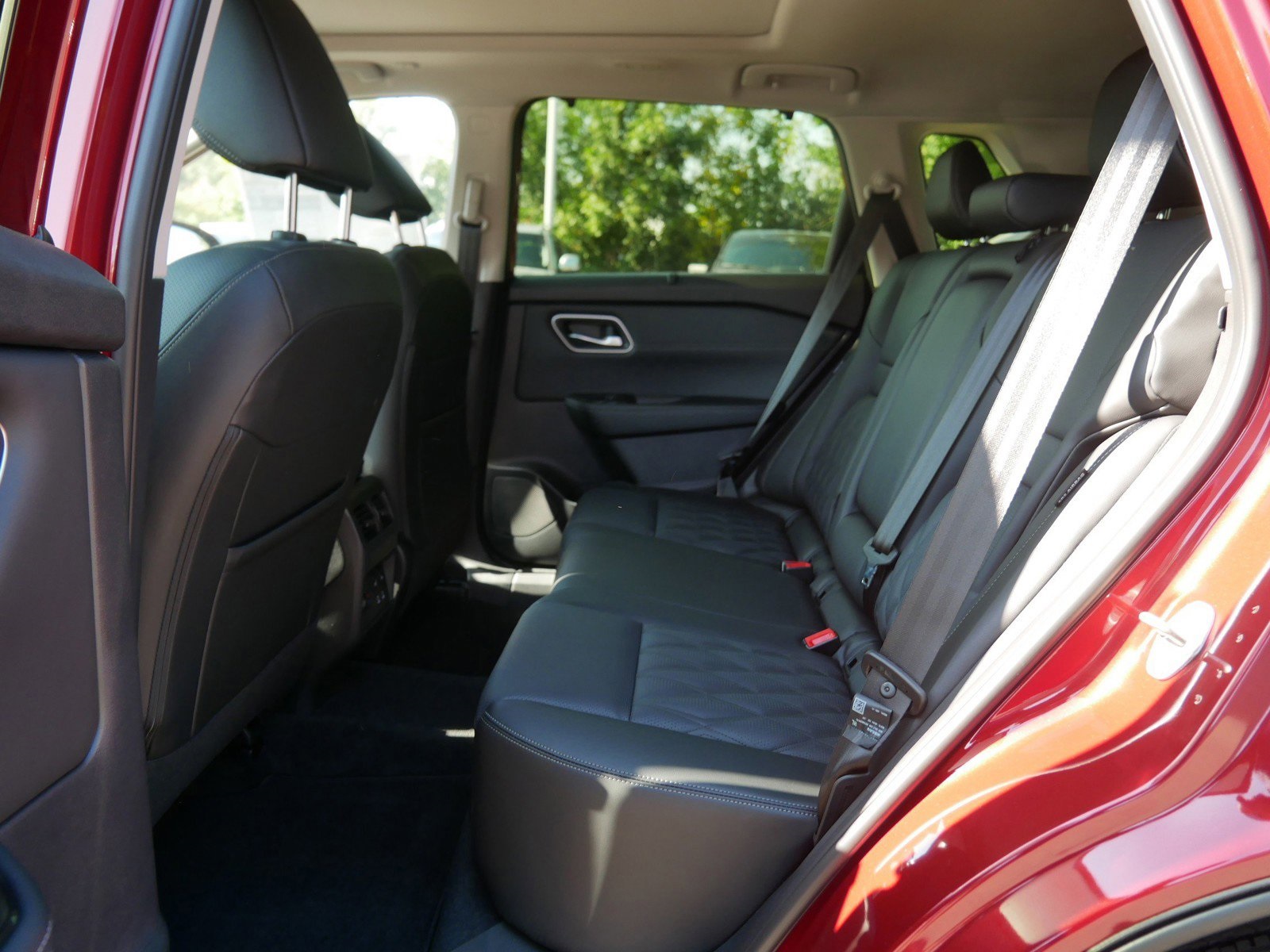 2026 Nissan Rogue Platinum photo 6