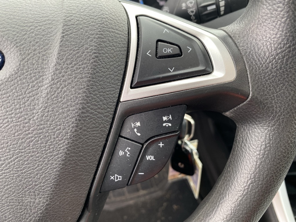 2016 Ford Fusion SE photo 9