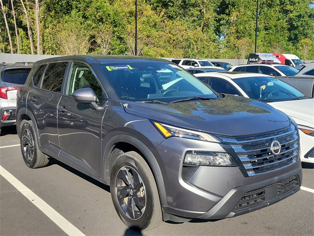 2024 Nissan Rogue SV photo 3