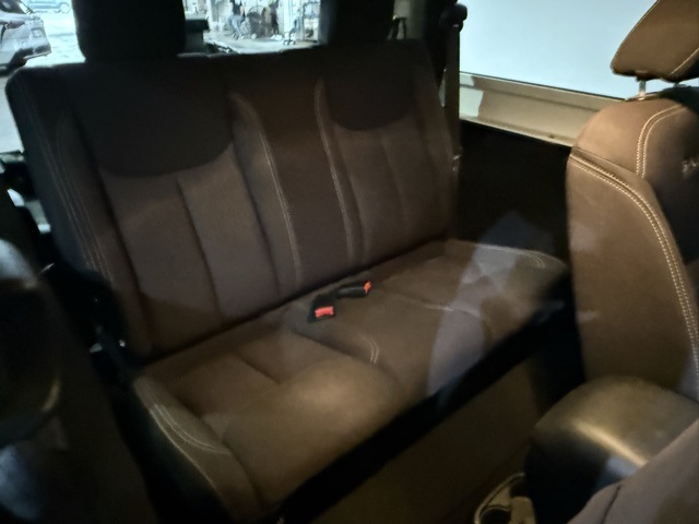 2013 Jeep Wrangler Sahara photo 3