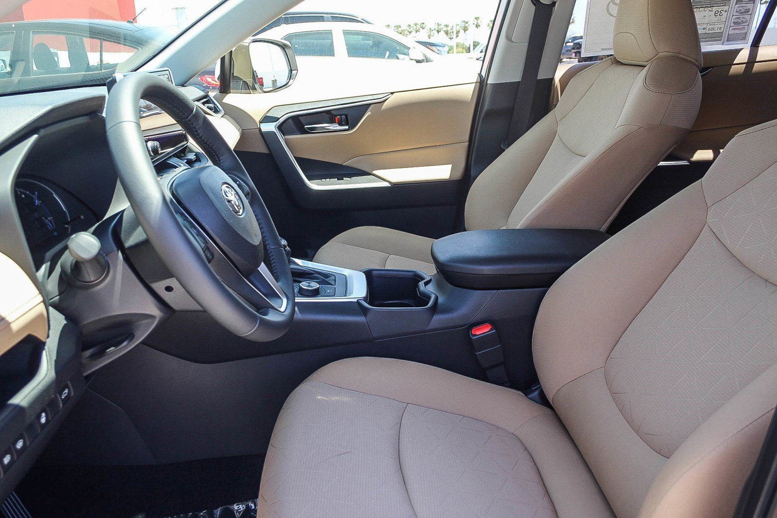 2025 Toyota RAV4 Hybrid XLE photo 15