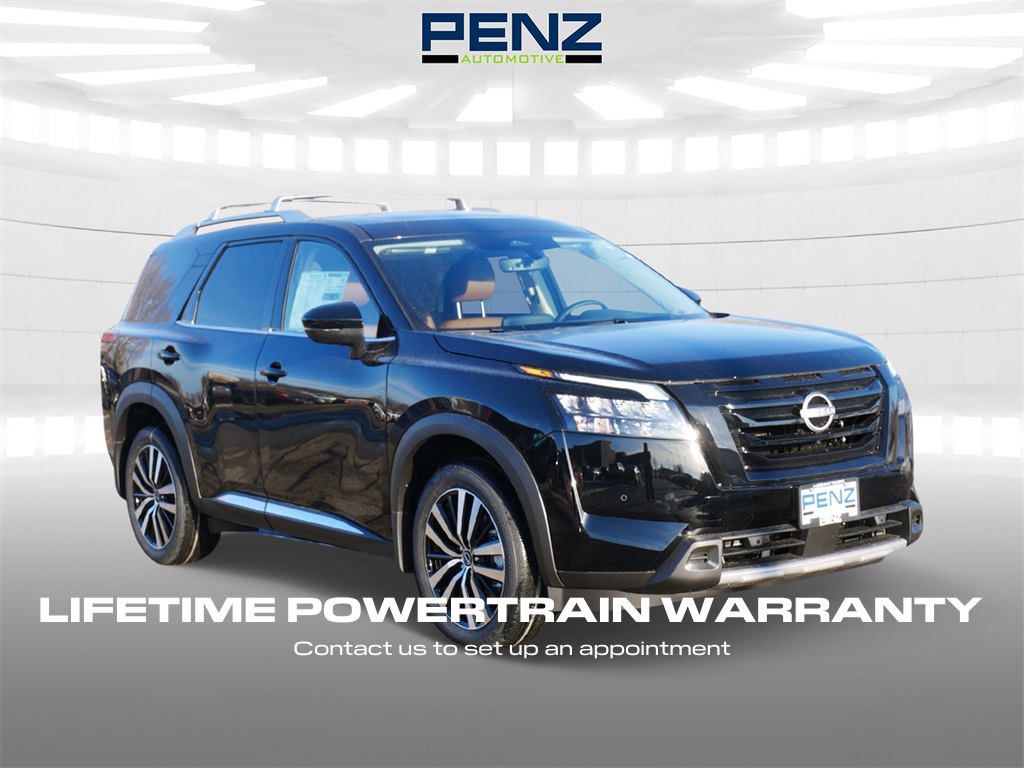 2025 Nissan Pathfinder Platinum's photo