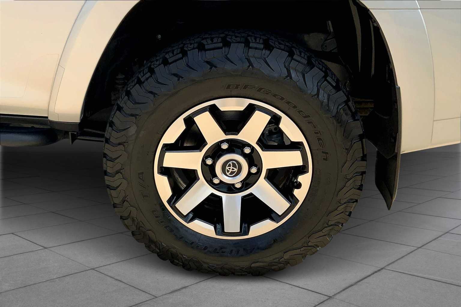 2021 Toyota 4Runner TRD Premium photo 8