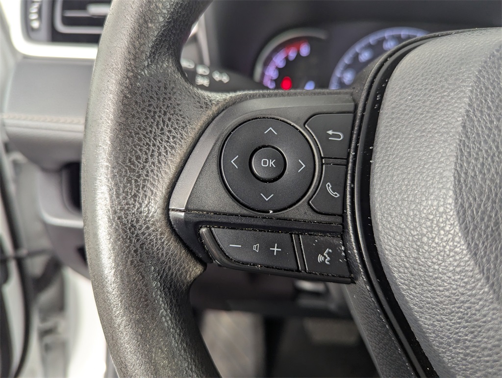 2023 Toyota RAV4 LE photo 18