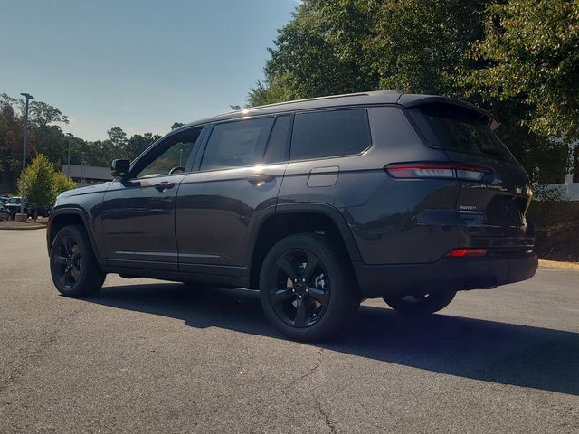 2025 Jeep Grand Cherokee Limited photo 2
