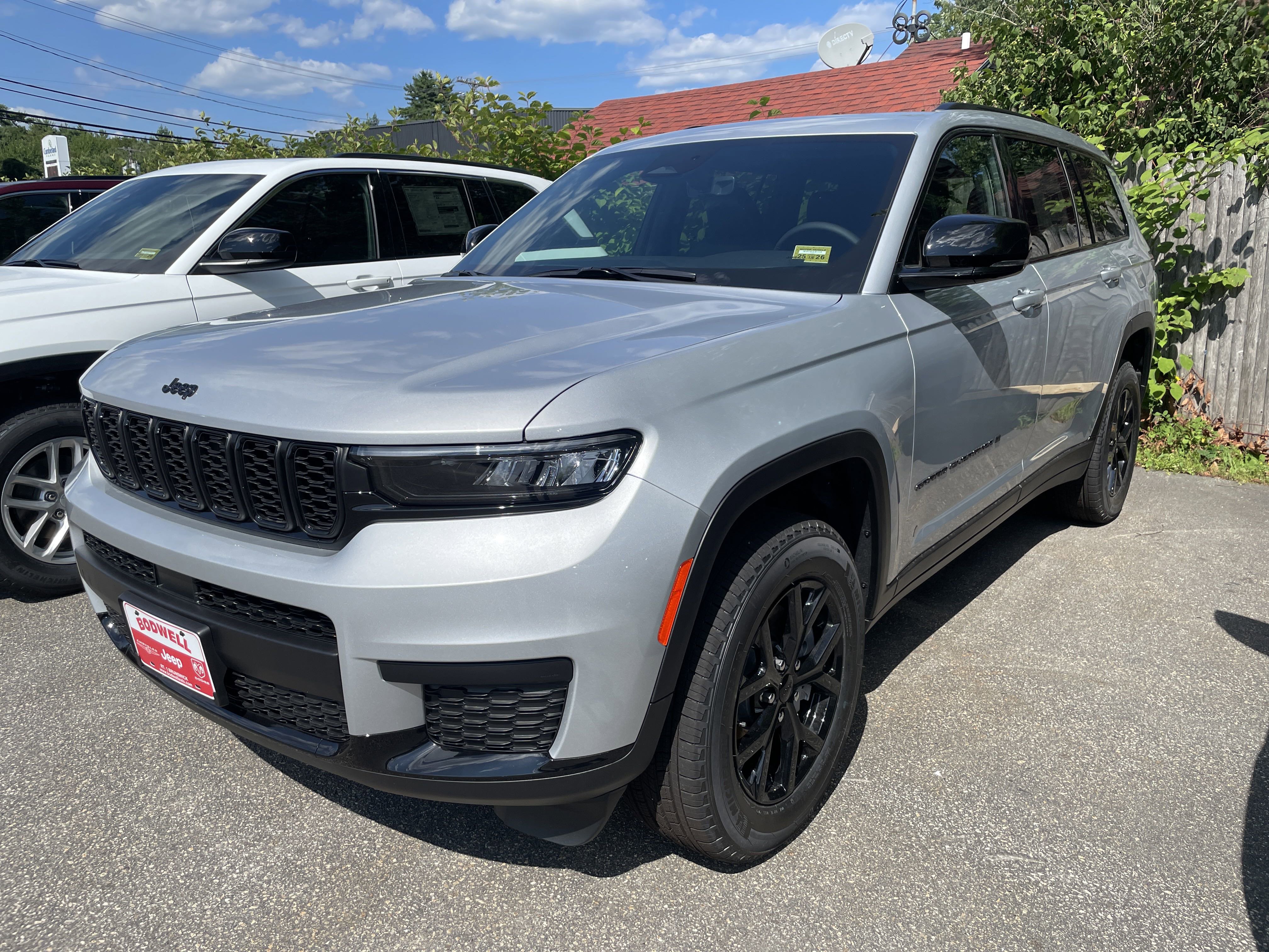 2025 Jeep Grand Cherokee L Altitude's photo