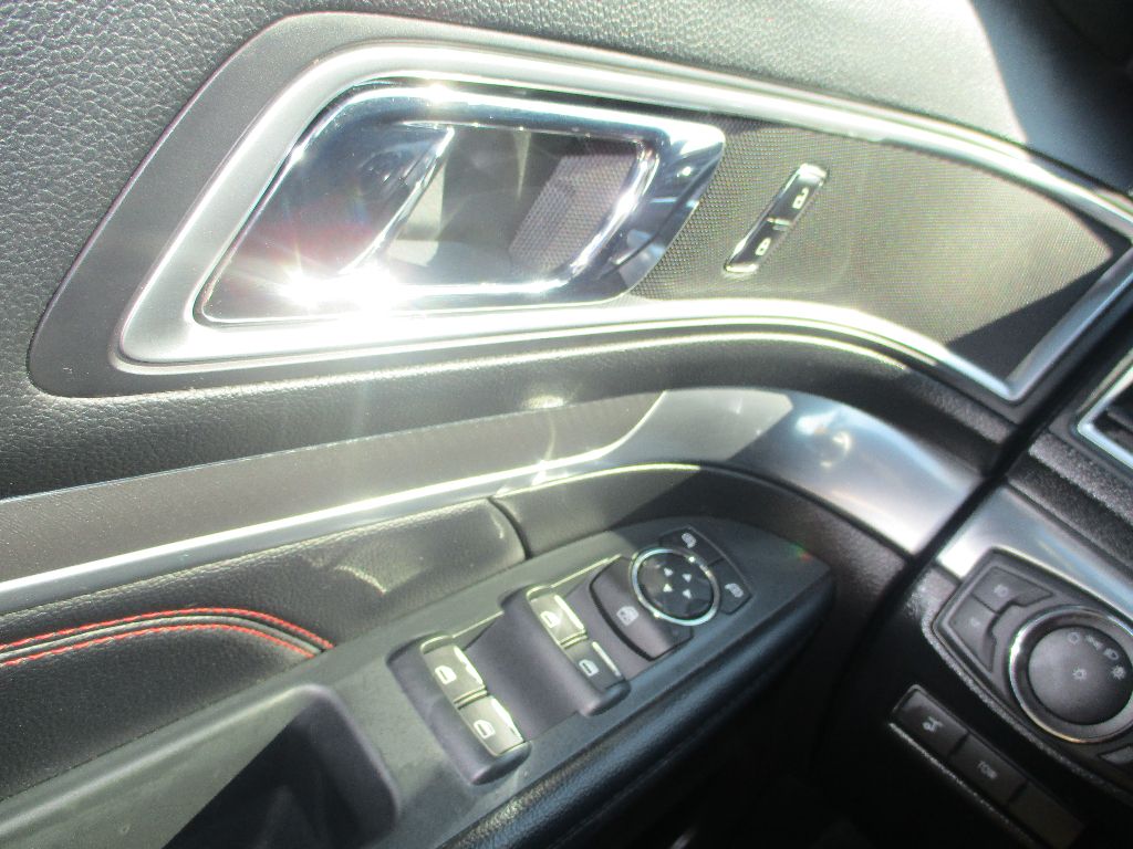 2018 Ford Explorer Sport photo 14