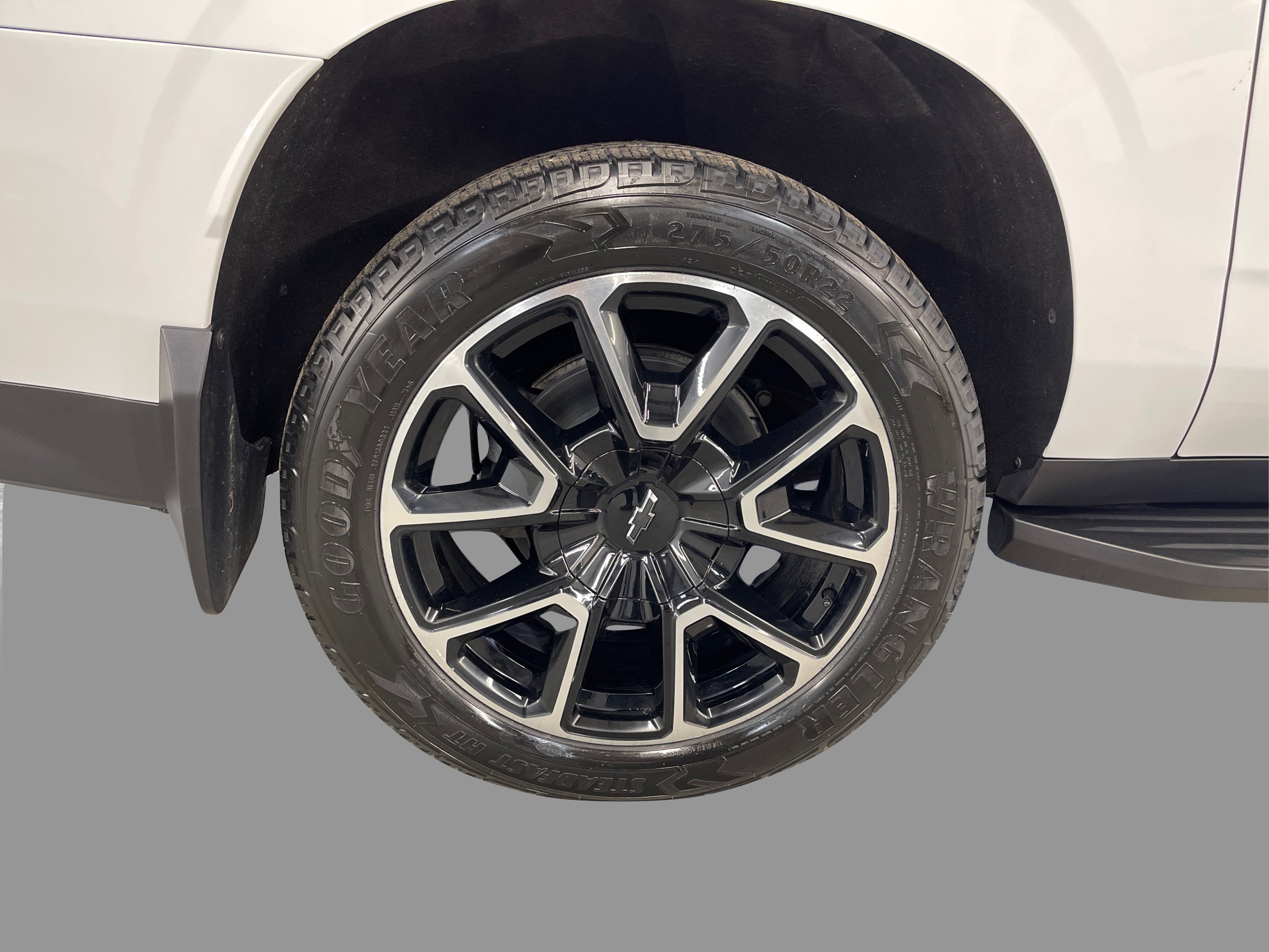 2022 Chevrolet Suburban RST photo 7