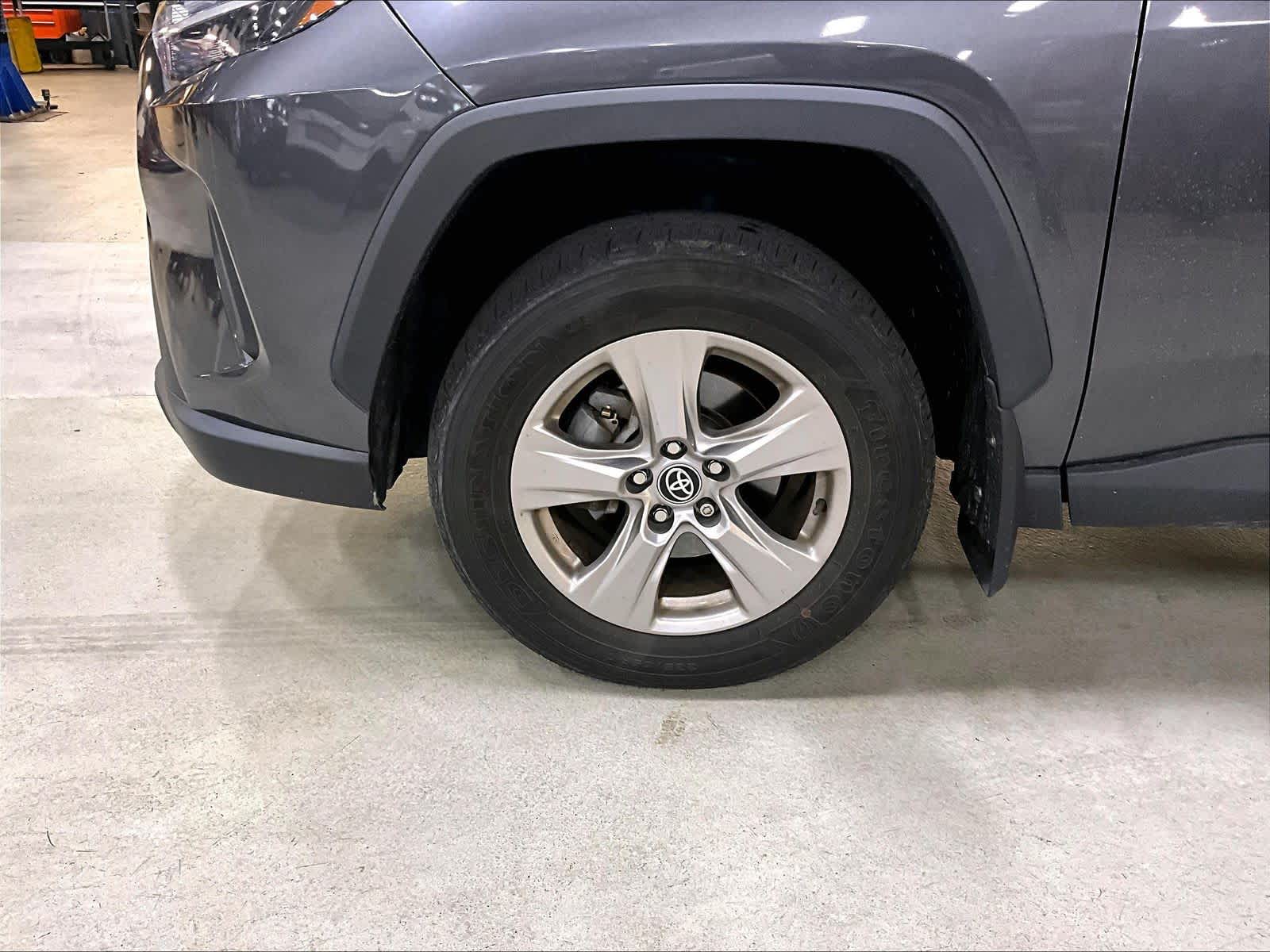 2022 Toyota RAV4 XLE photo 4