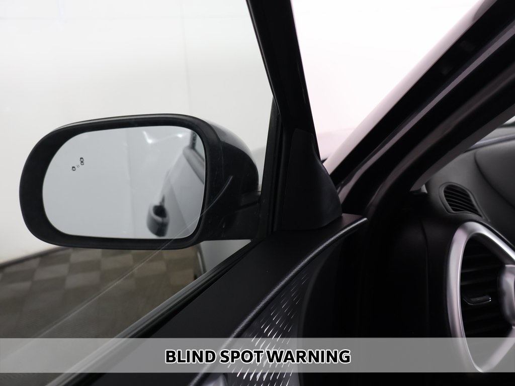 2022 Kia Soul LX S X-Line photo 3