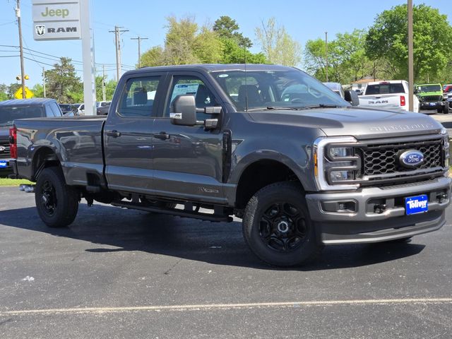 2025 Ford F-350 XL photo 2
