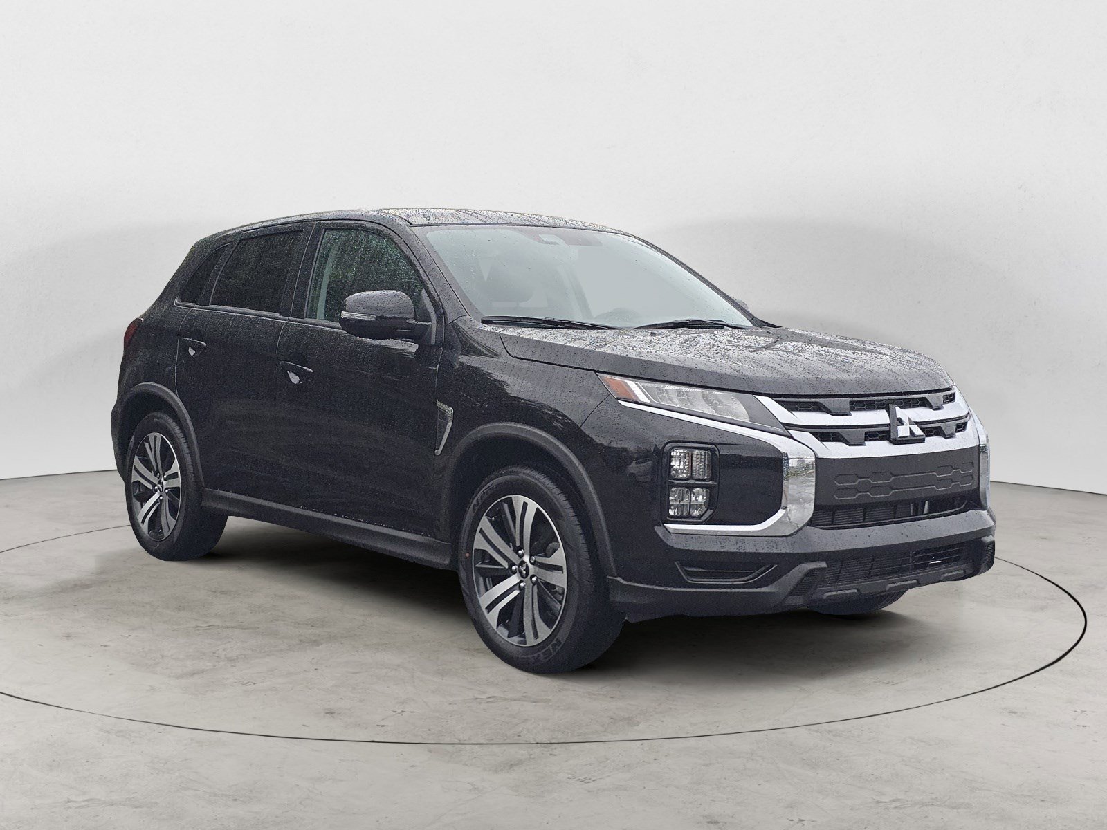 2025 Mitsubishi Outlander Sport SE's photo