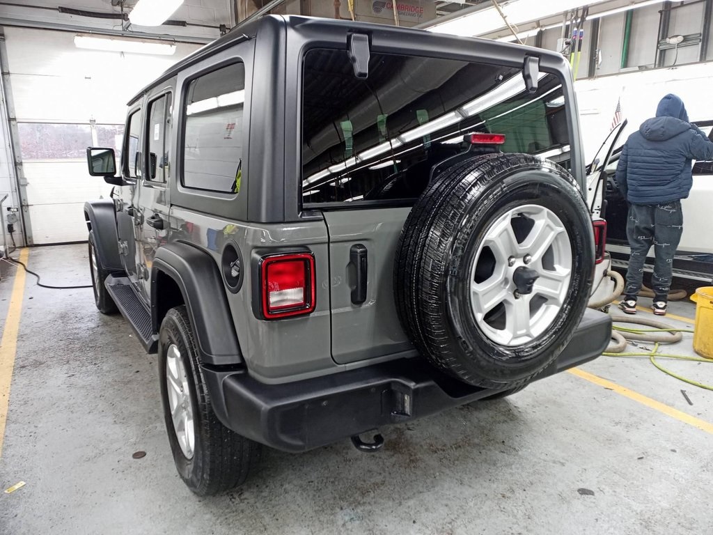 2022 Jeep Wrangler Unlimited Sport S photo 2