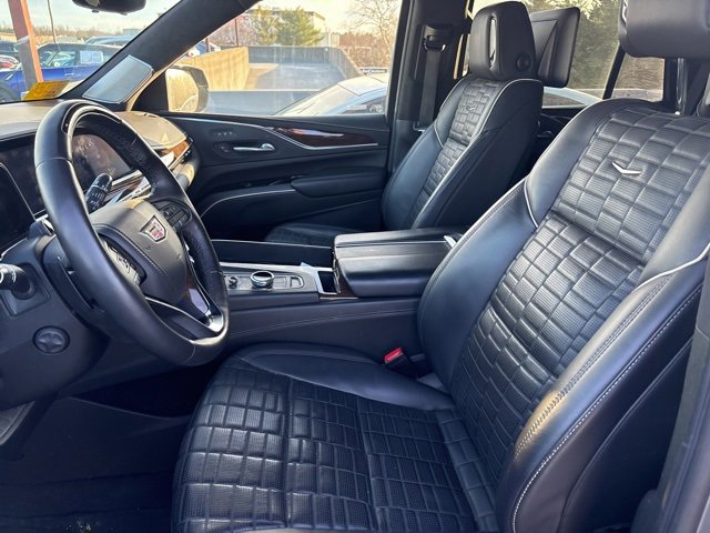 2021 Cadillac Escalade Sport Platinum photo 3