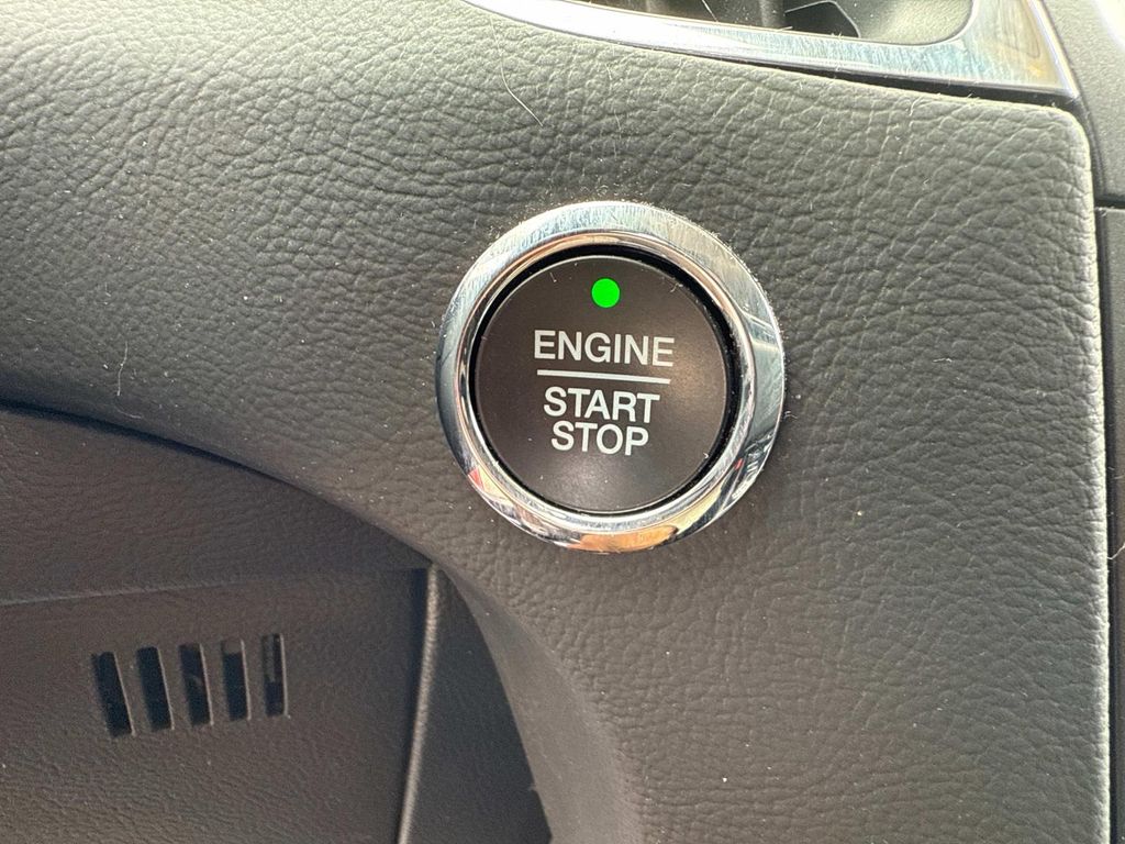 2020 Ford Edge Titanium photo 27