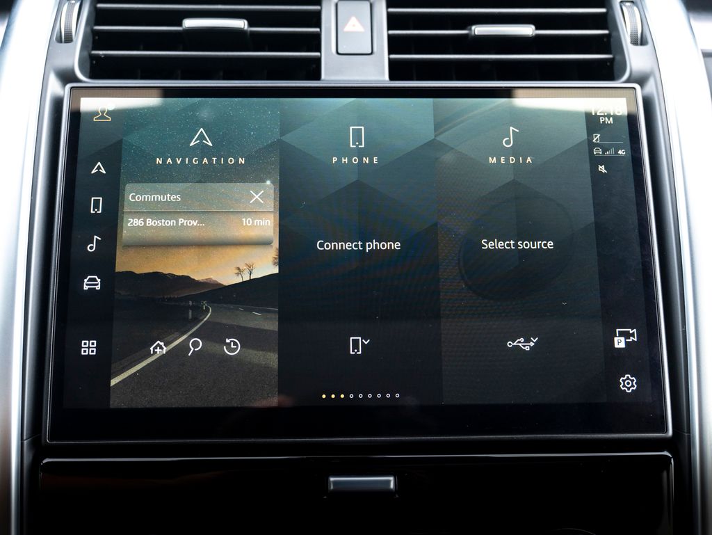 2024 Land Rover Discovery Metropolitan Edition photo 19