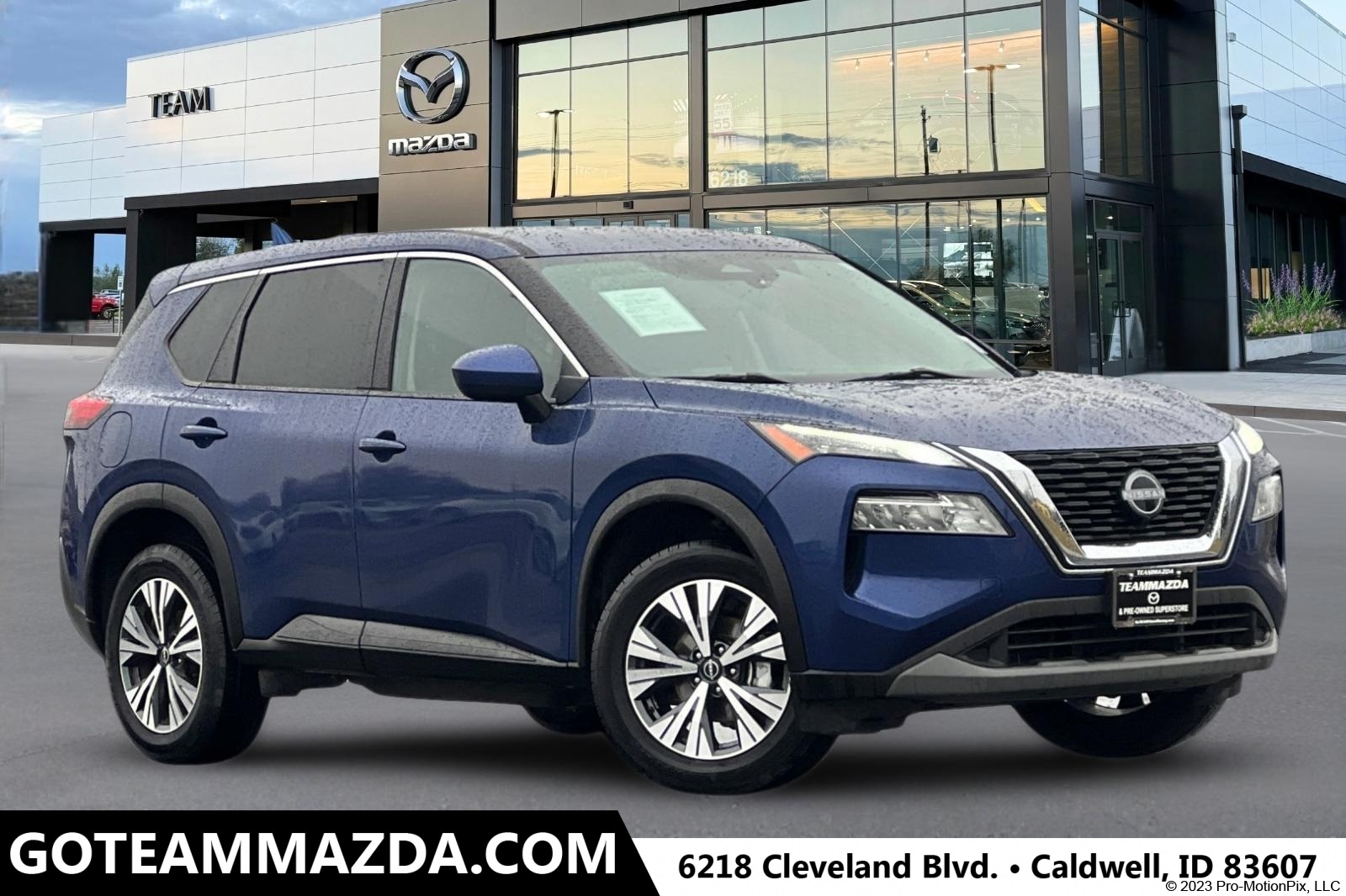 2023 Nissan Rogue SV's photo