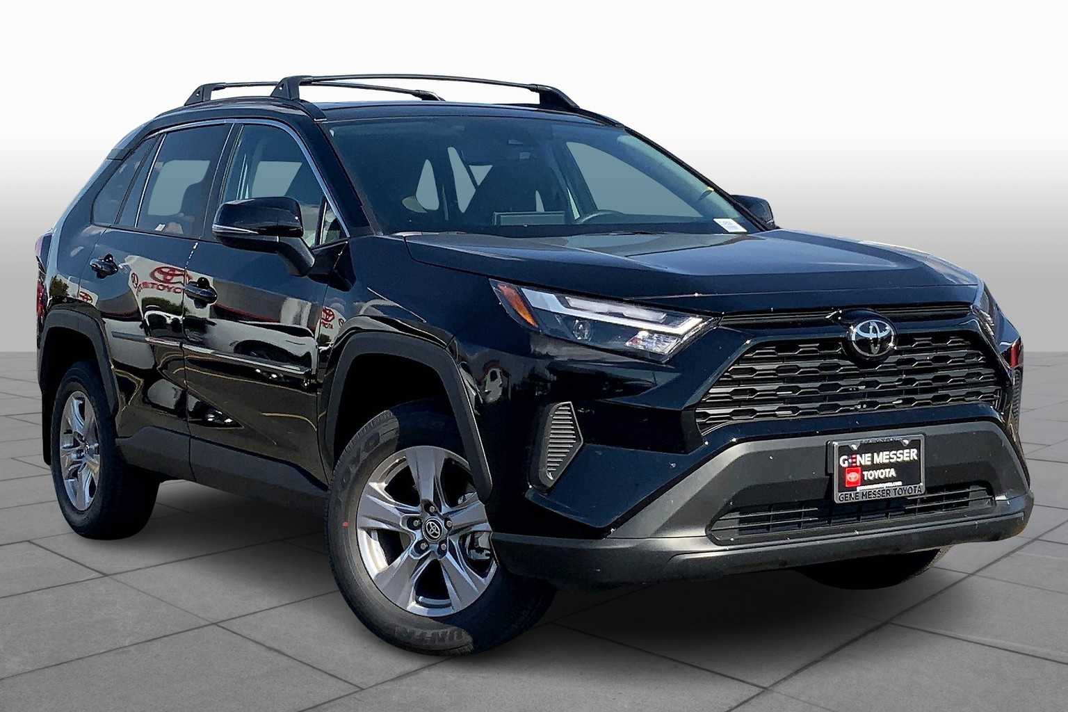 2025 Toyota RAV4 XLE photo 2