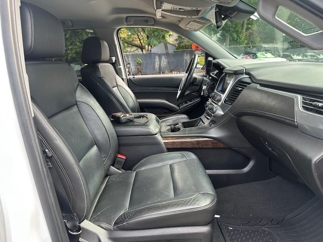 2019 Chevrolet Suburban LT photo 7