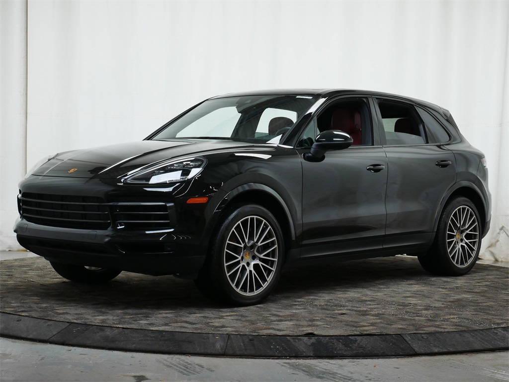 2023 Porsche Cayenne Base's photo