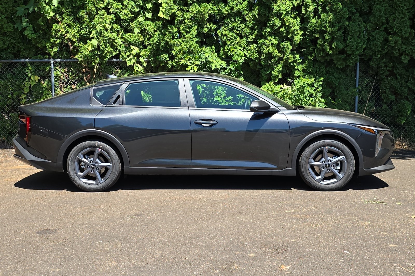 2025 Kia K4 LXS photo 2