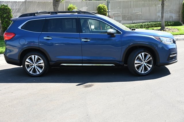 2022 Subaru Ascent Touring photo 2