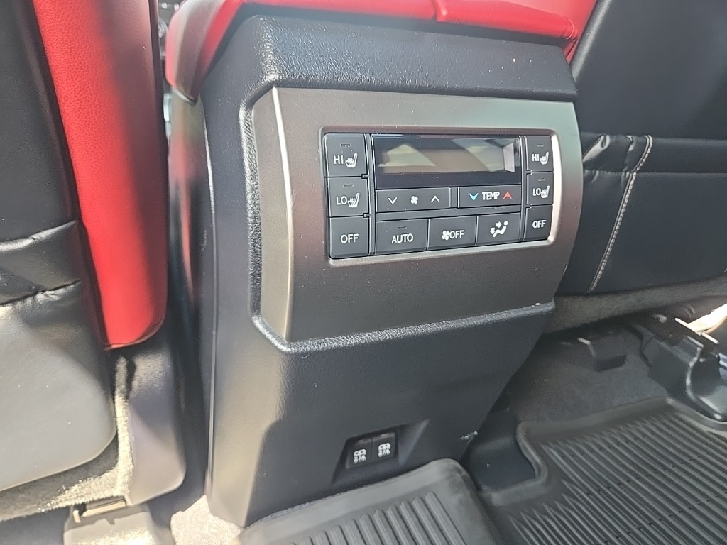 2023 Lexus GX 460 photo 32