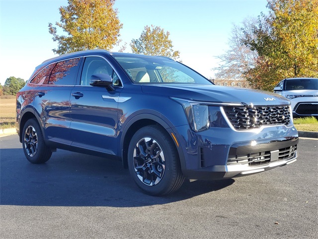 2025 Kia Sorento S photo 3