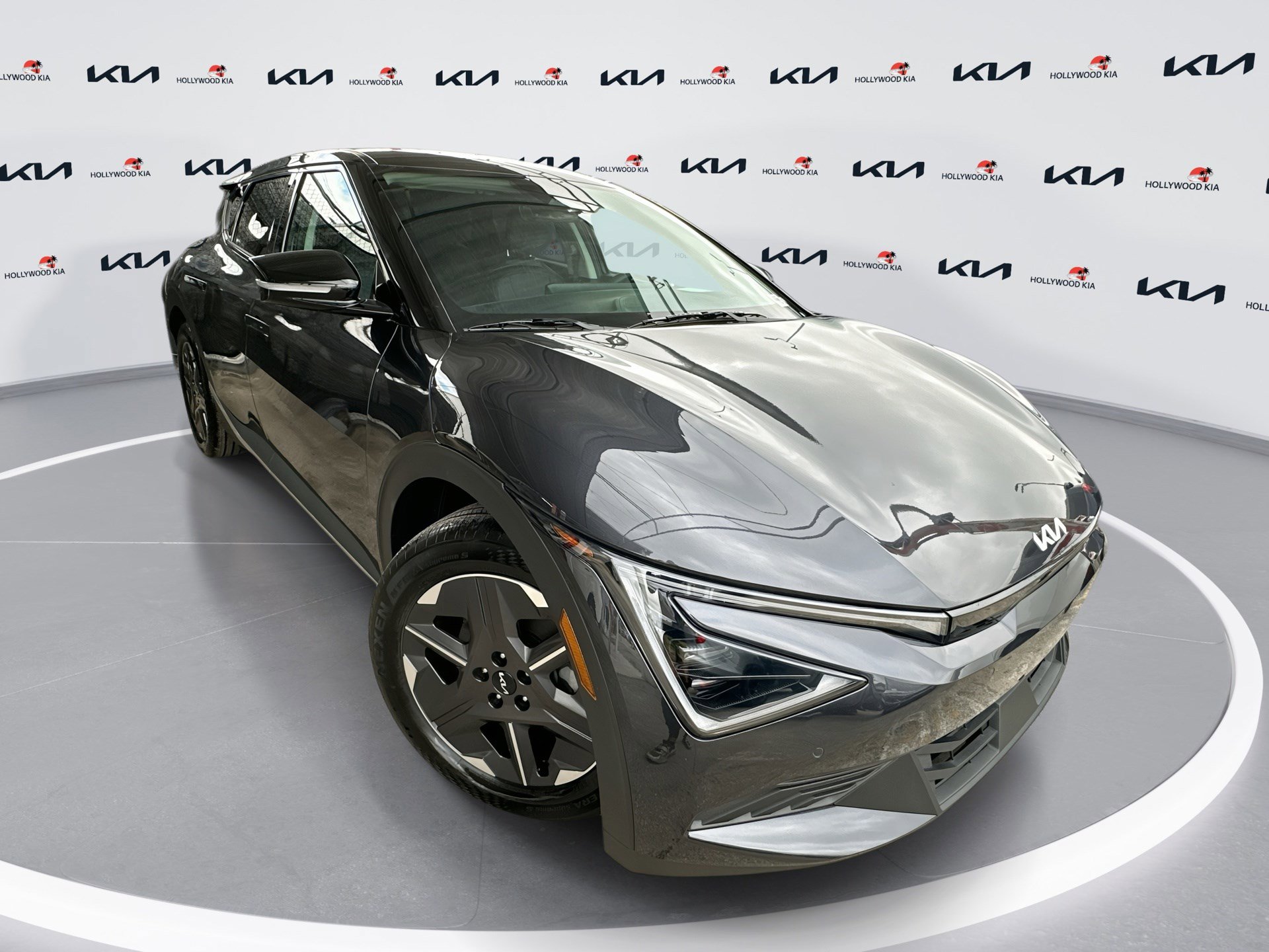 2025 Kia EV6 Light's photo