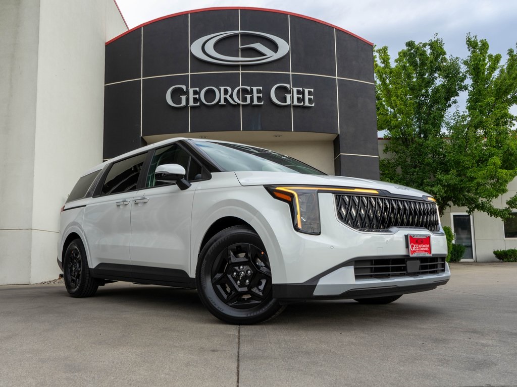 2026 Kia Carnival LX's photo