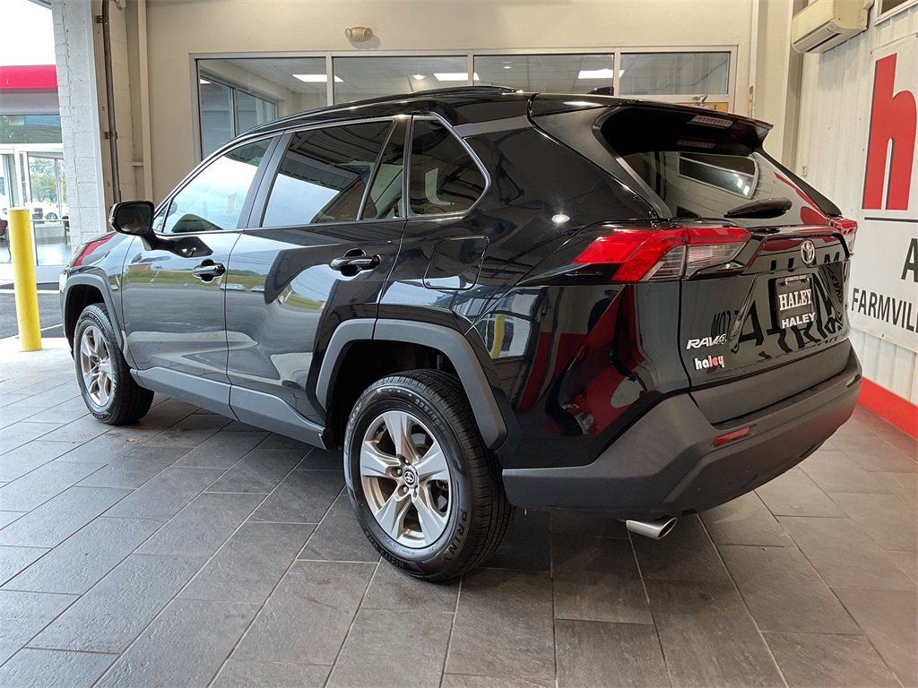 2023 Toyota RAV4 XLE photo 5