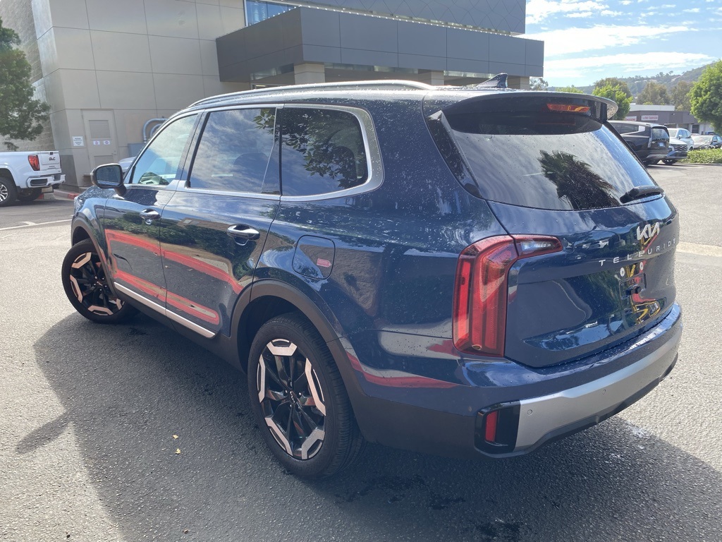 2025 Kia Telluride S photo 3