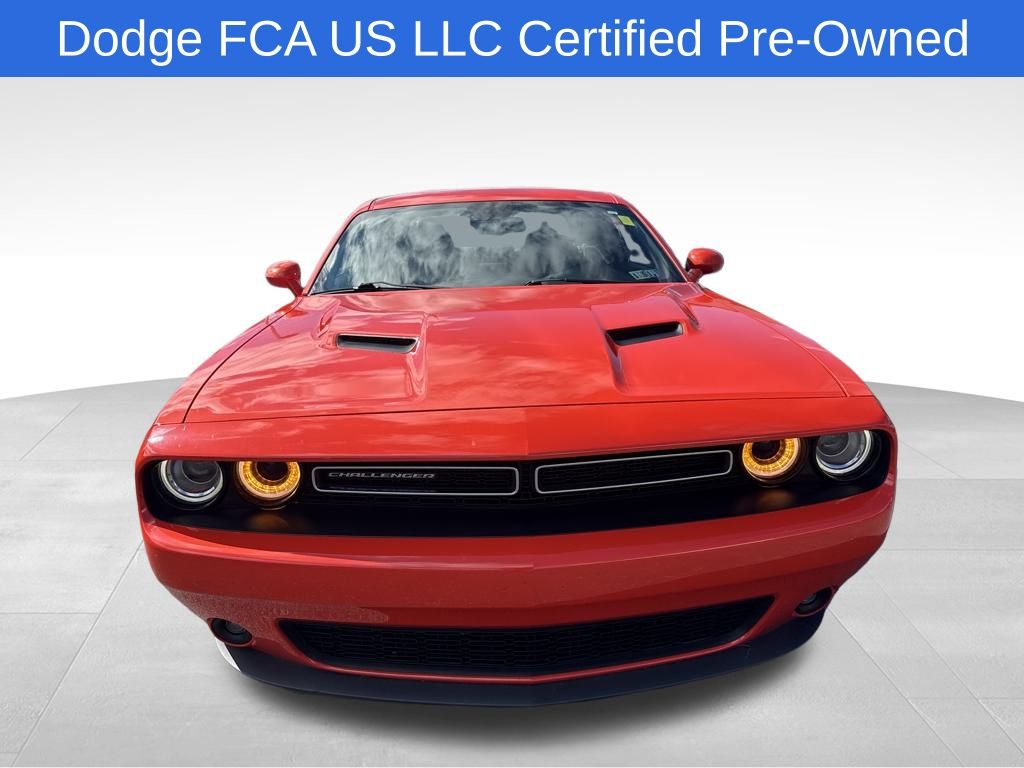 2022 Dodge Challenger SXT photo 2