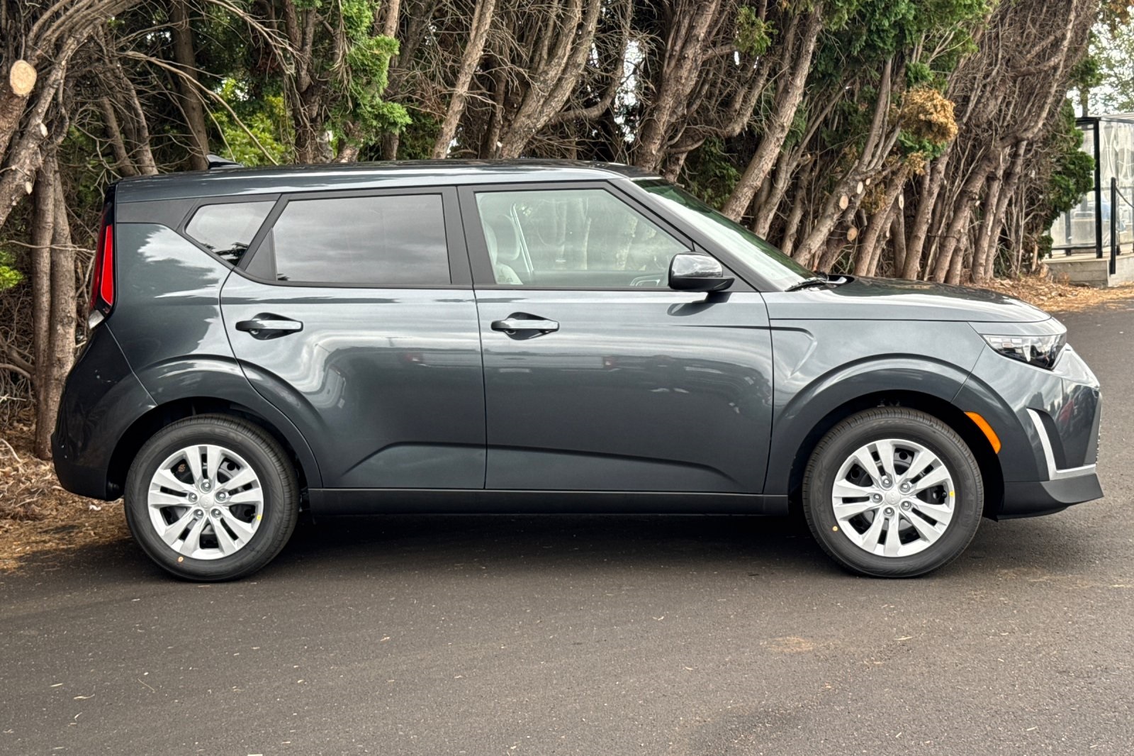 2025 Kia Soul LX S photo 2