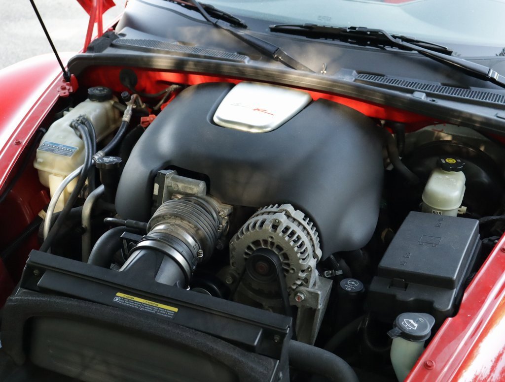 2005 Chevrolet SSR Base photo 25