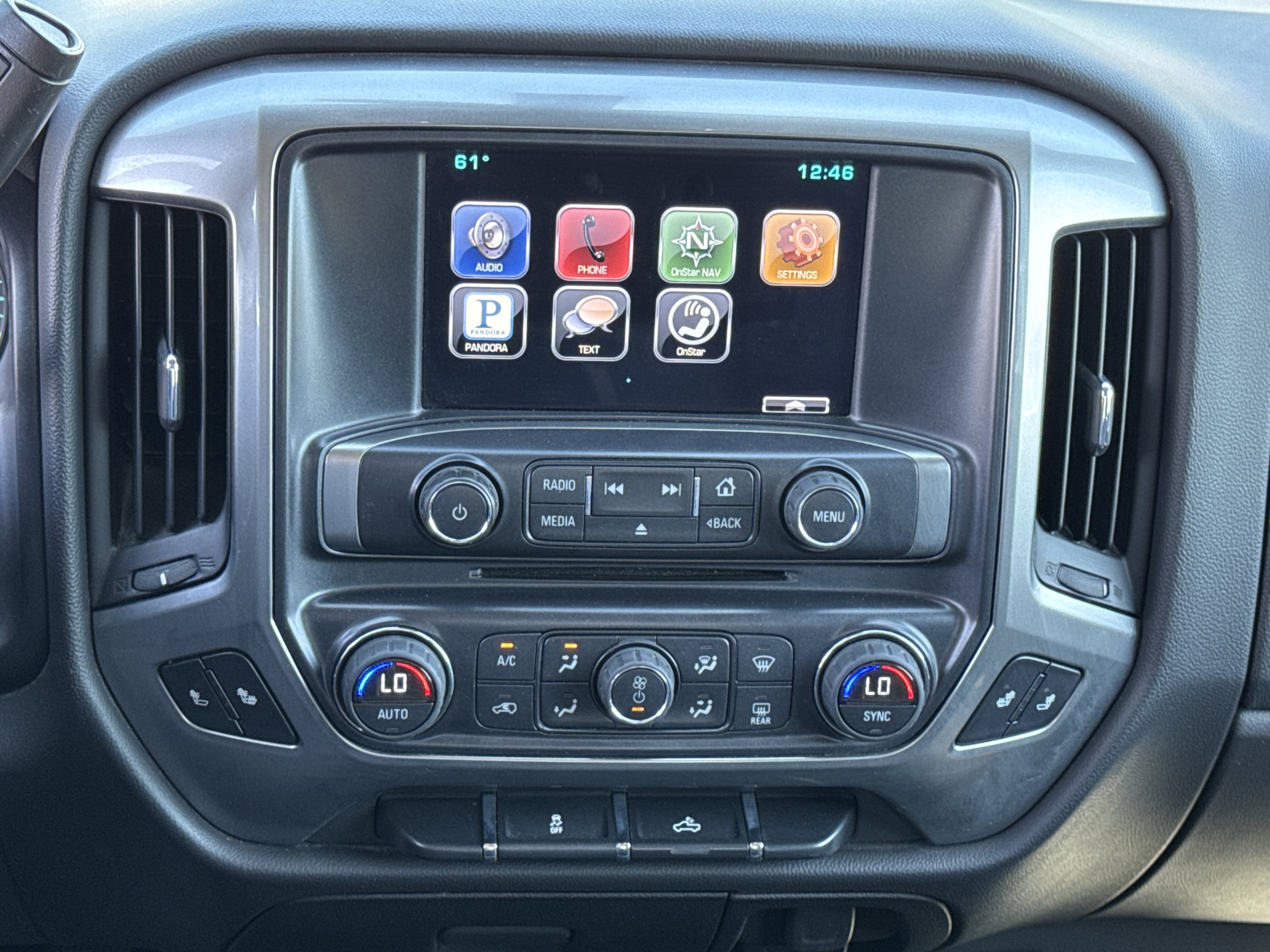 2015 Chevrolet Silverado 1500 LT photo 3