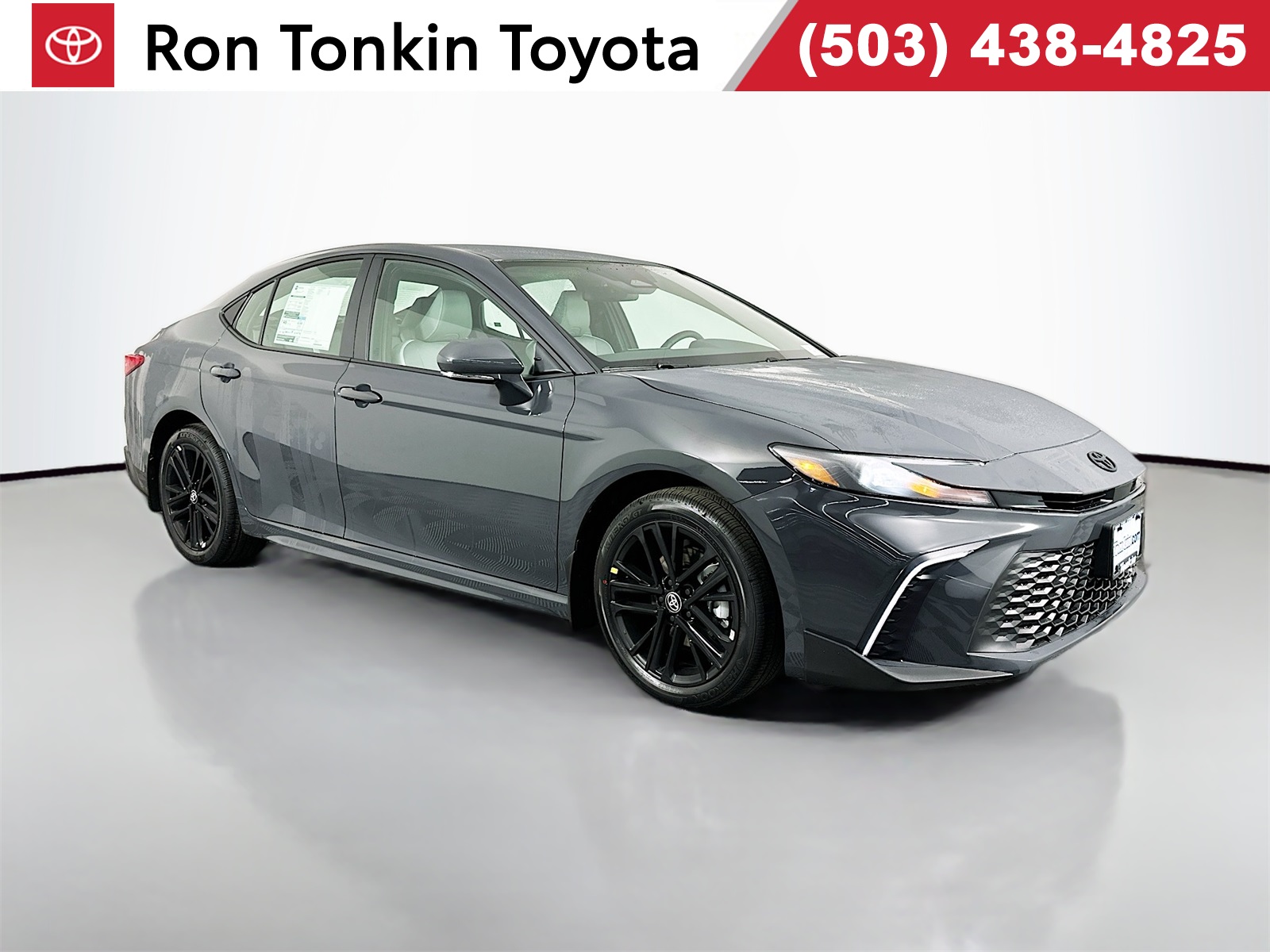 2026 Toyota Camry SE's photo