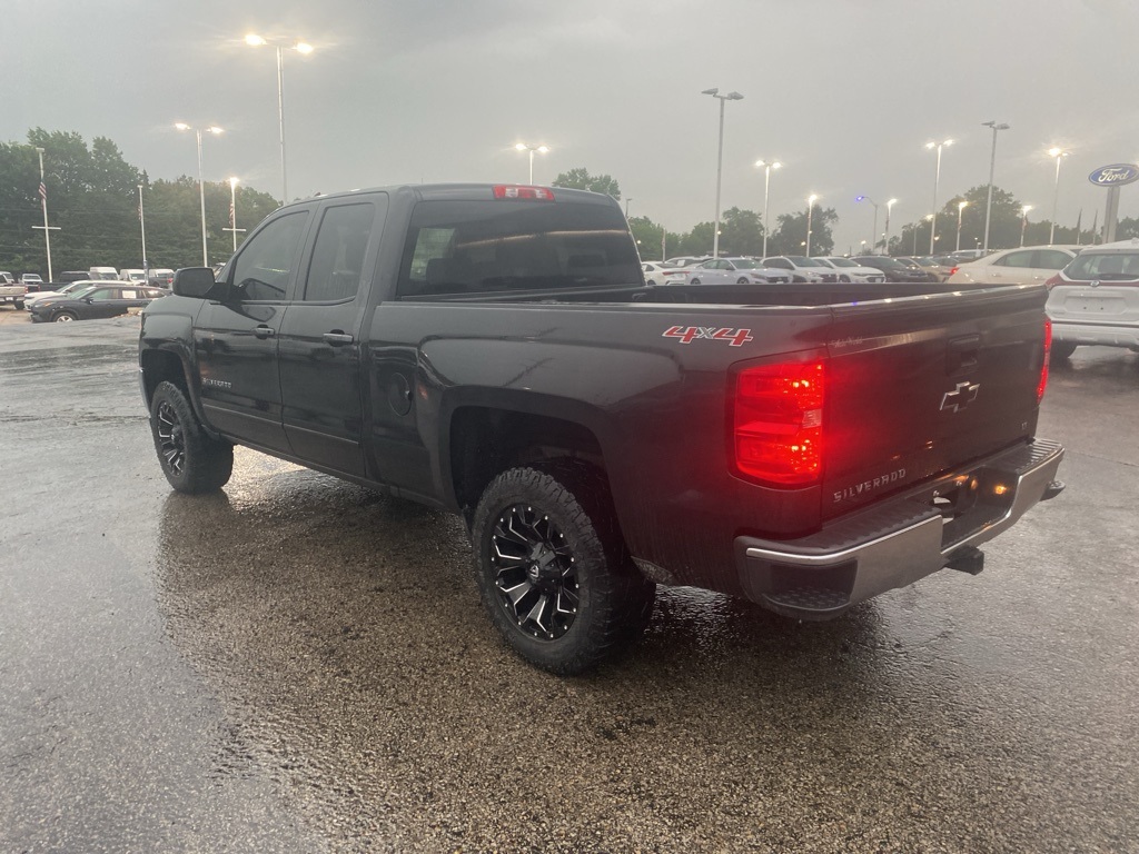 2016 Chevrolet Silverado 1500 LT photo 5