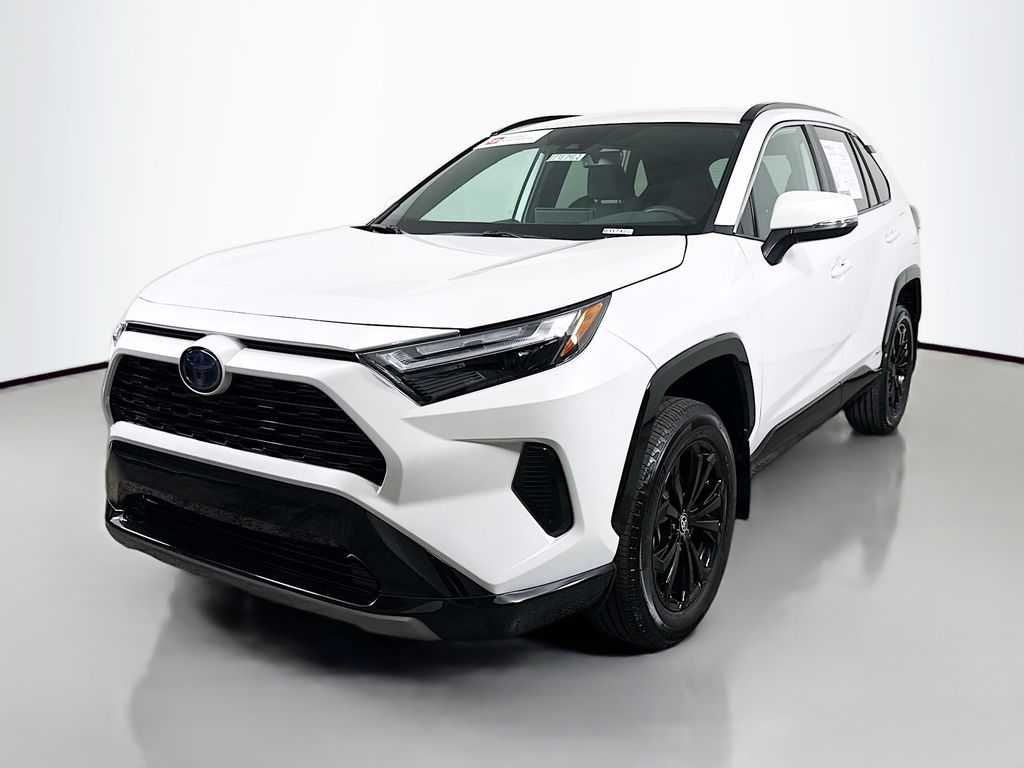 2024 Toyota RAV4 Hybrid SE photo 3
