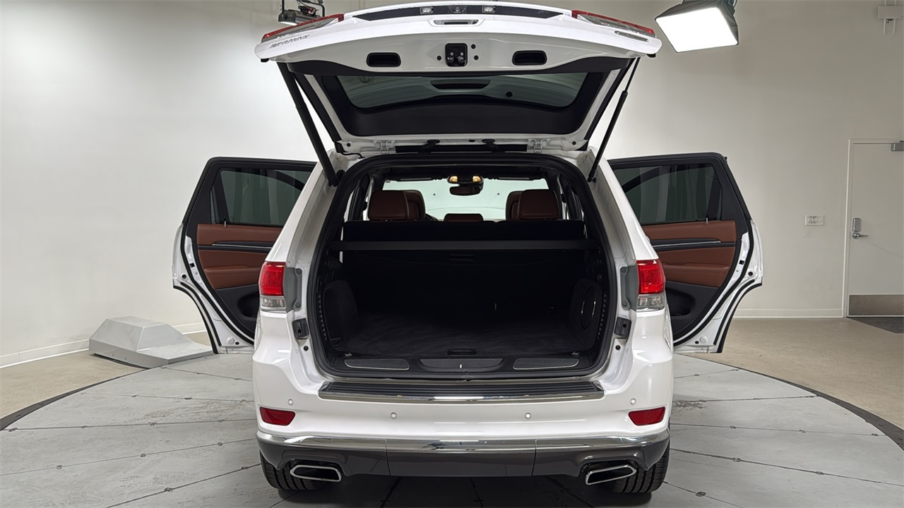 2020 Jeep Grand Cherokee Summit photo 16