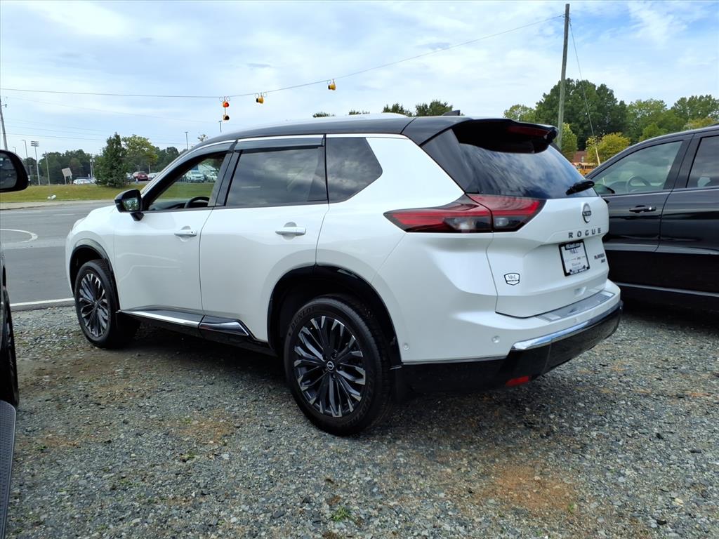 2024 Nissan Rogue Platinum photo 24
